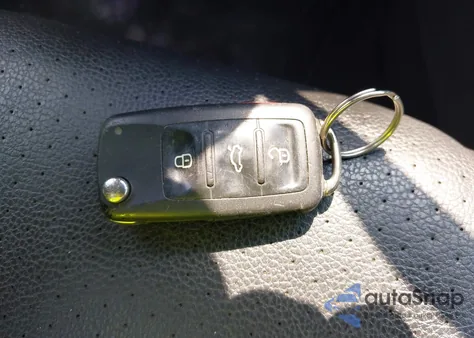 2015 Volkswagen Jetta 1.8T Se z USA, uszkodzony, nr VIN 3VWD07AJ3FM302905